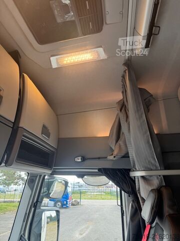 Standard tractor unit Renault T 520