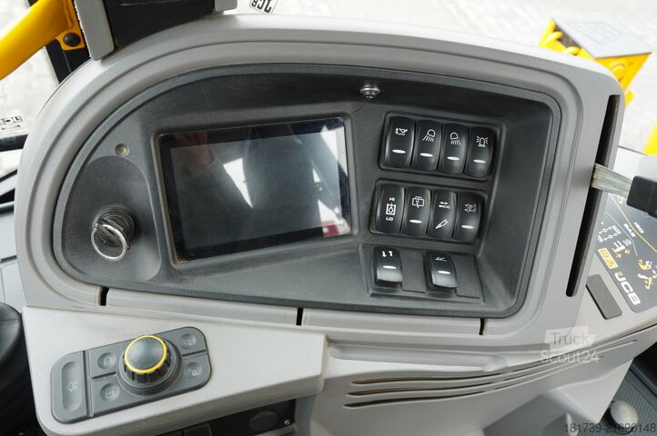 Bager-nakladač JCB 4CX PRO / 3800 MTH! / 2022 / joysticks /