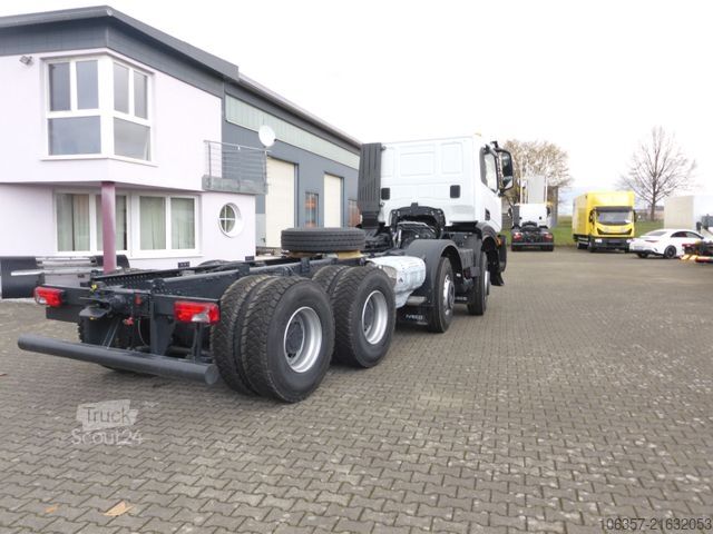 Truck chassis IVECO T-Way AD410T54 8X4 Radstand.4250mm 2-Stück