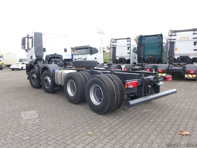 Truck chassis IVECO T-Way AD410T54 8X4 Radstand.4250mm 2-Stück