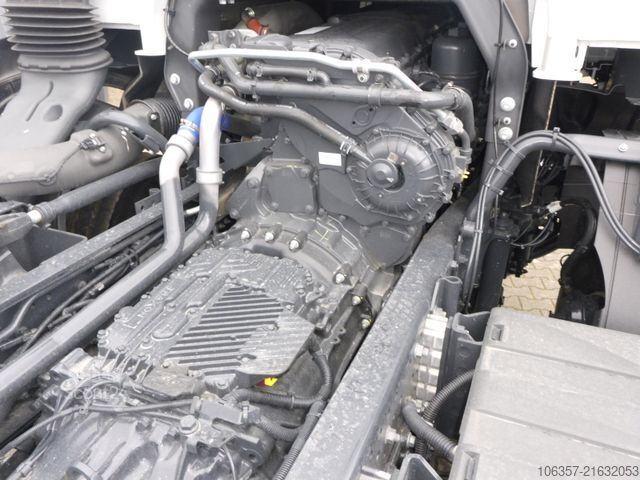 Truck chassis IVECO T-Way AD410T54 8X4 Radstand.4250mm 2-Stück