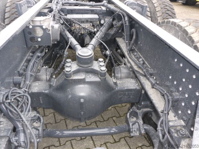 Truck chassis IVECO T-Way AD410T54 8X4 Radstand.4250mm 2-Stück