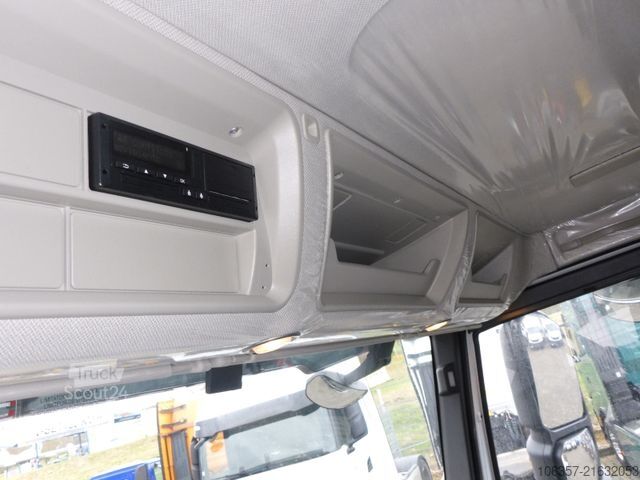 Truck chassis IVECO T-Way AD410T54 8X4 Radstand.4250mm 2-Stück