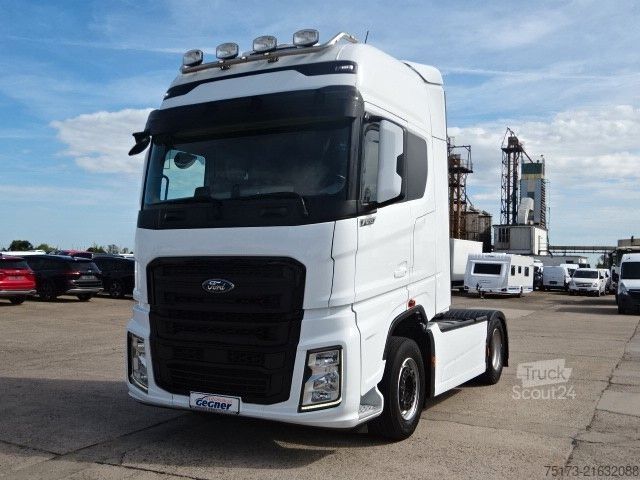 Standard tractor unit FORD F-Max Sattelzugmaschine
