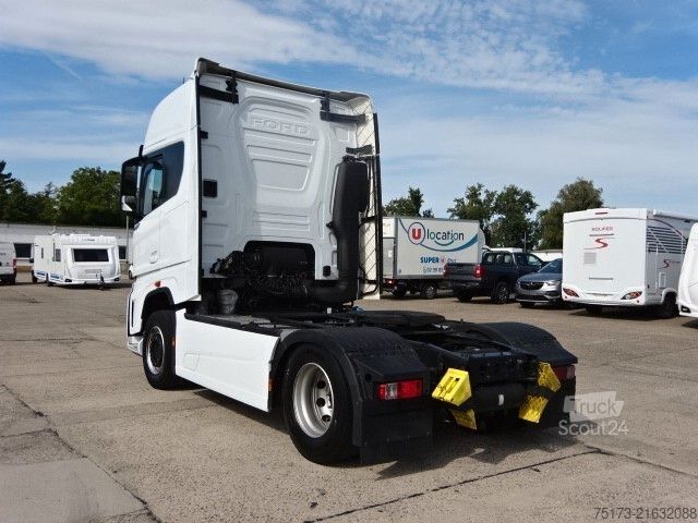 Standard tractor unit FORD F-Max Sattelzugmaschine