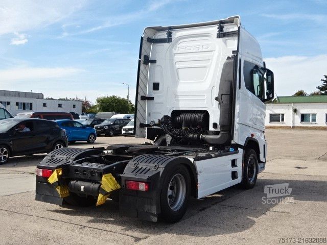 Standard tractor unit FORD F-Max Sattelzugmaschine