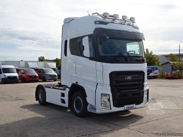 Standard tractor unit FORD F-Max Sattelzugmaschine