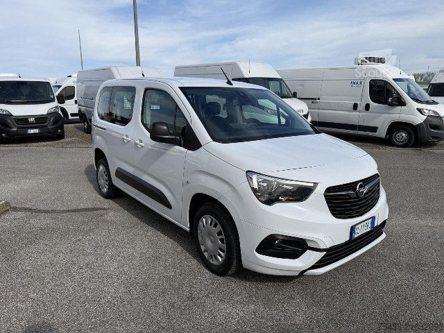 Panel van Opel Combo Cargo 1.5d 100cv d.cab. L2H1 c/clima mt6