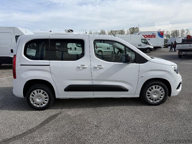 Panel van Opel Combo Cargo 1.5d 100cv d.cab. L2H1 c/clima mt6