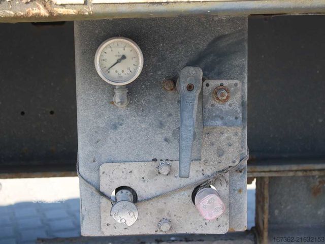 Šasija polpriklopnika TRAILOR ZASLAW D-651 / D-654, LIFTING AXLE