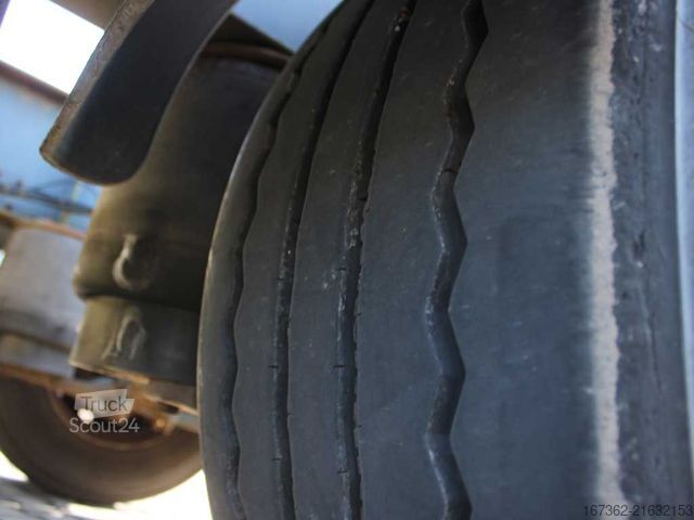 Šasija polpriklopnika TRAILOR ZASLAW D-651 / D-654, LIFTING AXLE