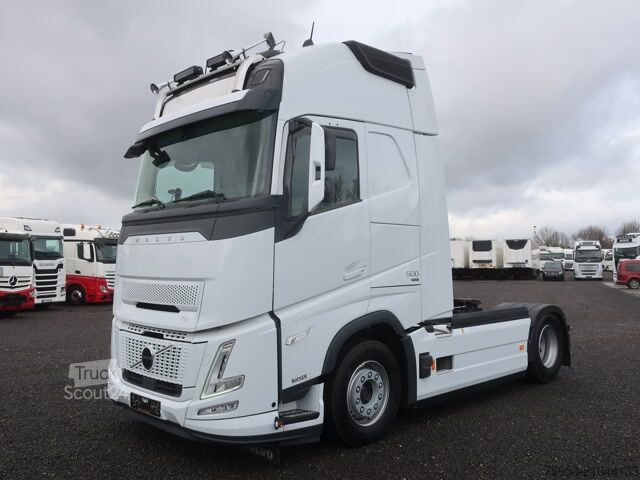 Standard SZM Volvo FH 500 Aero Retarder Euro 6 Standklima Lampenbügel