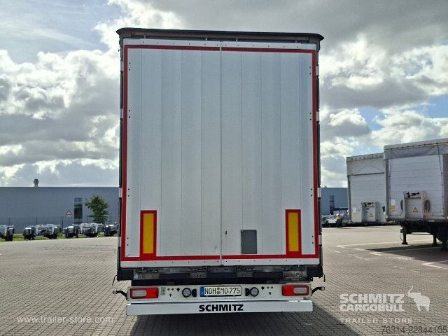 Відкритий напівпричіп з тентом Schmitz Cargobull Curtainsider Mega Getränke