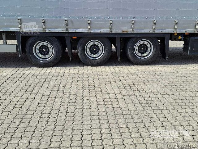 Відкритий напівпричіп з тентом Schmitz Cargobull Curtainsider Mega Getränke
