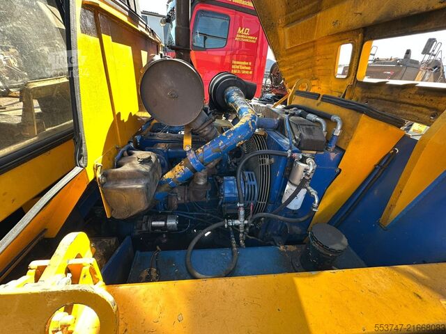 Compactor pe roți Caterpillar PS 300 B