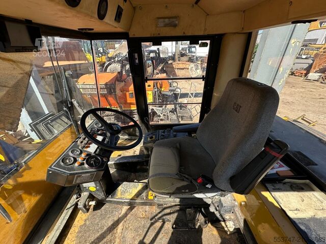 Compactor pe roți Caterpillar PS 300 B