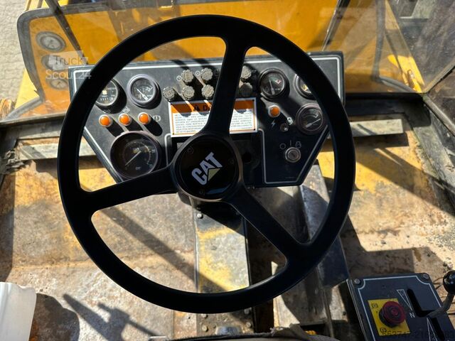 Compactor pe roți Caterpillar PS 300 B