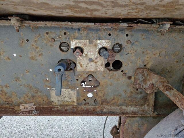 Semi-remorque basculante Schmitz Cargobull BENNE A FERRAILLE 52m3