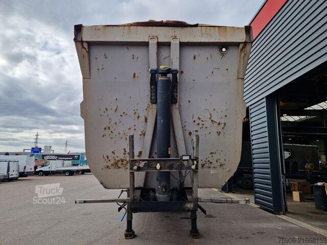 Semi-remorque basculante Schmitz Cargobull BENNE A FERRAILLE 52m3