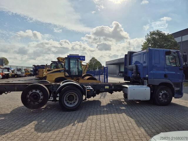 Châssis avec cabine DAF CF 400