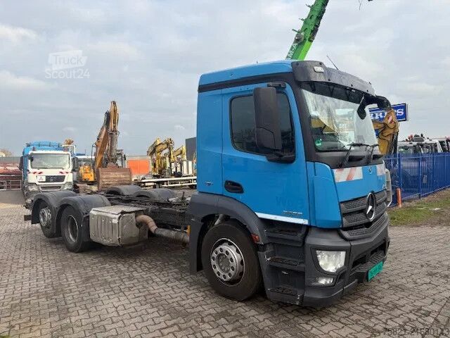 Podvozok s kabínou Mercedes-Benz Antos 2533