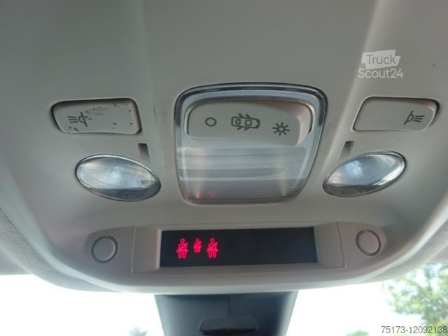 Umpikorja-auto OPEL Vivaro Kasten 120PS Edition M Klima Tempomat AHK