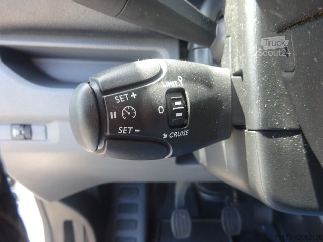 Umpikorja-auto OPEL Vivaro Kasten 120PS Edition M Klima Tempomat AHK