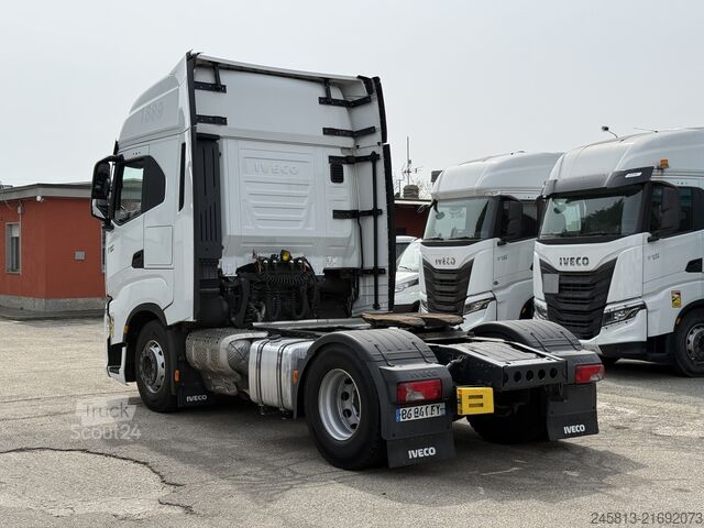 Tracteur routier standard Iveco SWAY 490