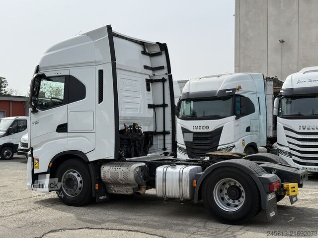 Tracteur routier standard Iveco SWAY 490