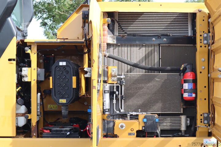 Vikšrinis ekskavatorius Caterpillar 323 07A | ROTOTILT | QUICK COUPLER | BUCKET
