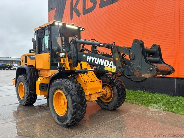 Ratinis krautuvas Hyundai HL 930 A TM AC / CENTRAL LUBRICATION