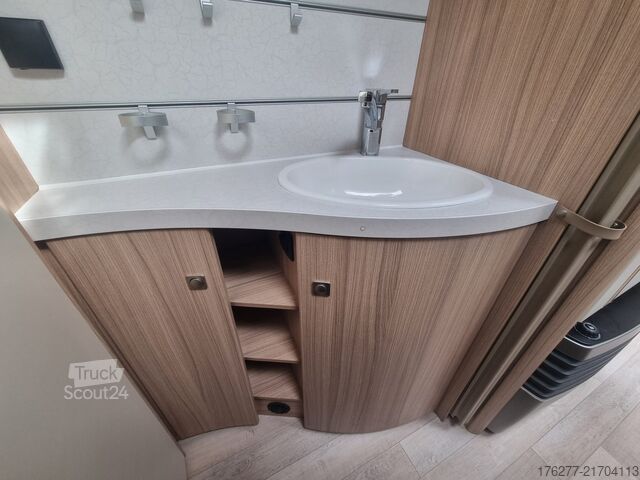 Potovalna prikolica Fendt Bianco Selction 390 FH