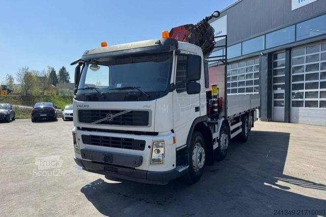 Jeřáb na nákladním automobilu VOLVO FM-400 8x2 HMF2820-6