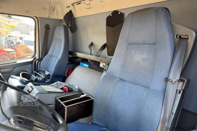 Jeřáb na nákladním automobilu VOLVO FM-400 8x2 HMF2820-6