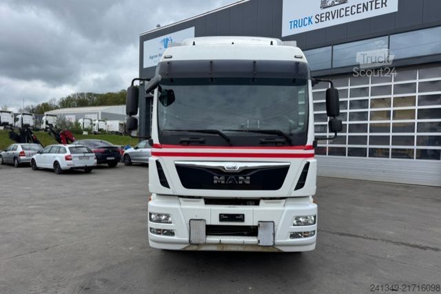 Camión plataforma con toldo MAN TGM 15.340 4x2