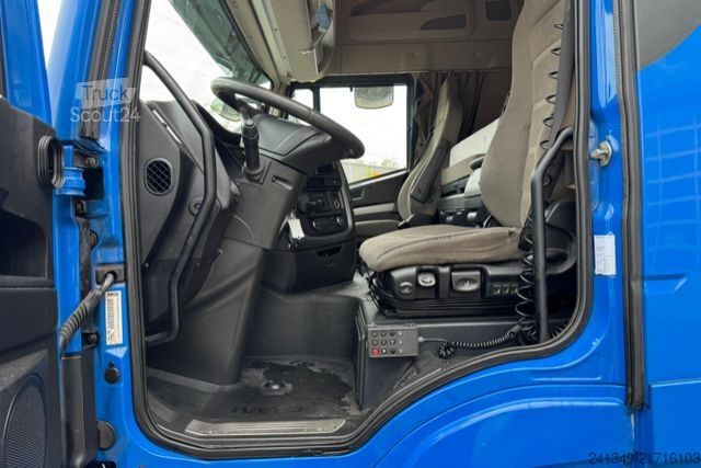 Platós teherautó ponyvával IVECO 420 Stralis 4x2