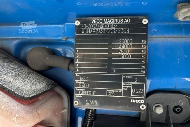 Platós teherautó ponyvával IVECO 420 Stralis 4x2