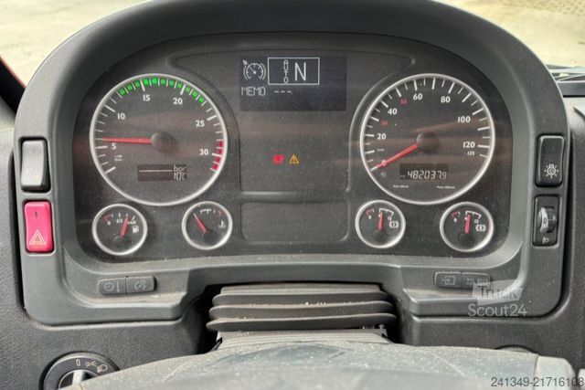 Camión plataforma con toldo MAN TGL 12.240 4x2 ADR