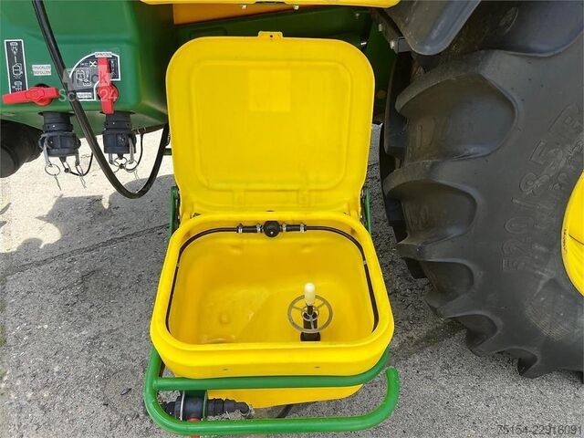 Szántóföldi permetezőgép John Deere M740i 27/18m Gestänge