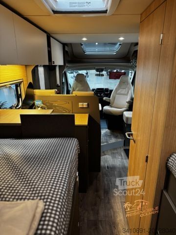 Autorulotă semi-integrată LMC Tourer Lift H 660 G Automatik 70 Jahre Markise