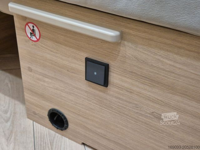 Daļēji integrēta kemperis CHAUSSON 630 Titanium Line *MJ26*Arctic*Automatik*Solar