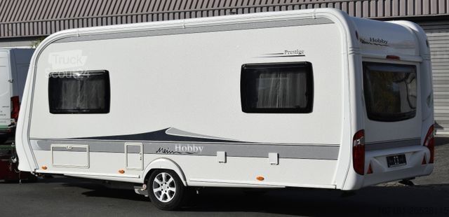 Caravan HOBBY Prestige 495 UL mit Mover und Vorzelt