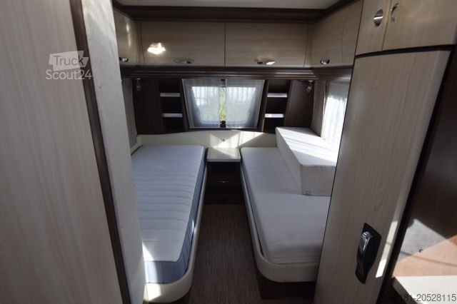 Caravan HOBBY Prestige 495 UL mit Mover und Vorzelt