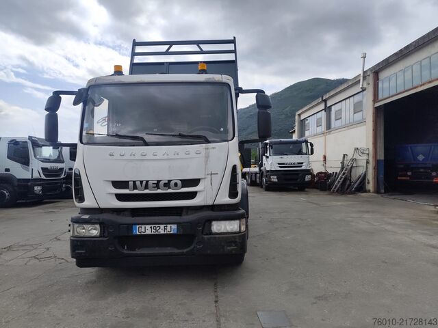 Vilkikas su kranu Iveco EuroCargo 180E25K