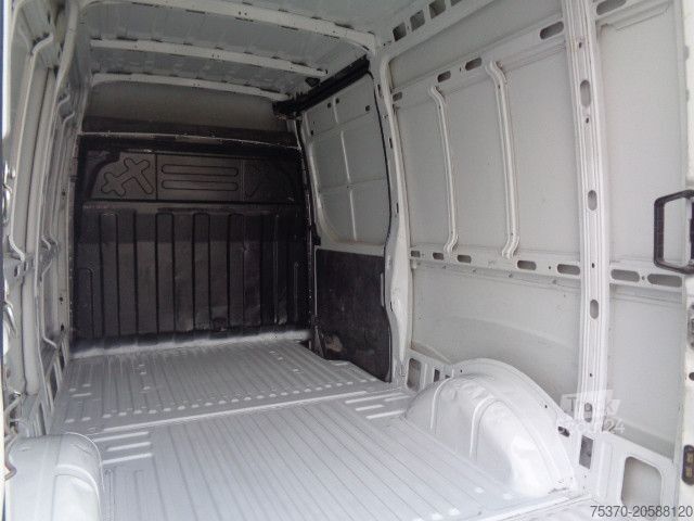 Duba panelată IVECO DAILY 35S12 V
