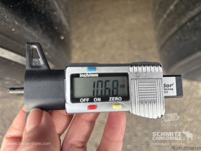 Auflieger mit Pritsche & Plane Schmitz Cargobull Semitrailer Curtainsider Standard