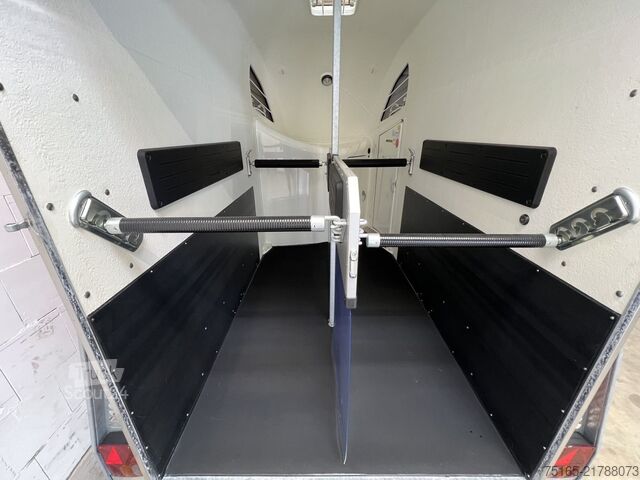 Prikolica za prevoz konj Böckmann Master 21 WCF MPT Sonder Pferdeanhänger