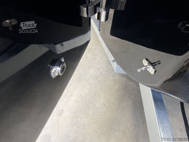 Prikolica za prevoz konj Böckmann Comfort Esprit SKsil+bl Sonder Pferdeanhänger