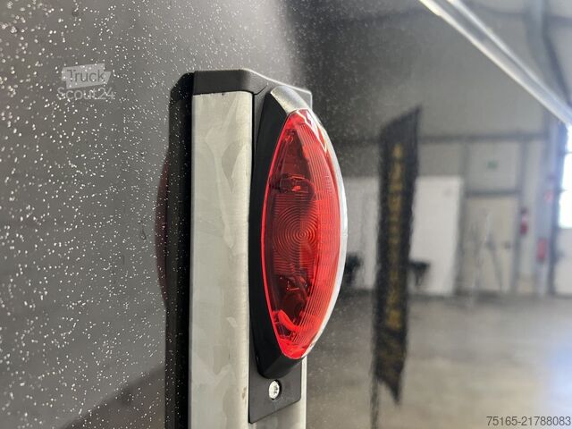 Prikolica za prevoz konj Böckmann Comfort Esprit SKsil+bl Sonder Pferdeanhänger