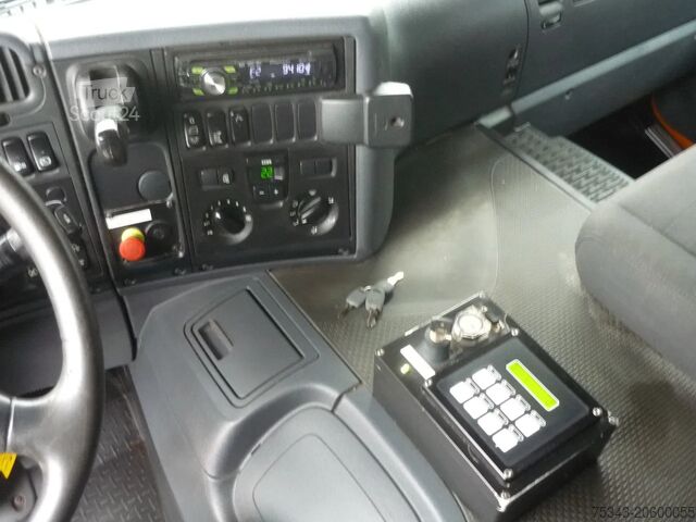 Veículo de recolha de resíduos Scania P320 6x2-4 Garbage box Zoeller Medium XXL 23m3